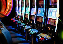 Aplikasi mobile mayo88 menampilkan antarmuka sportsbooking dan live casino